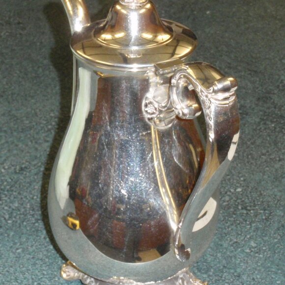 Victorian Rose WM Rogers & Son Silverplate Tea Pot Coffee Pitcher #1901 - GIFT! - Picture 6 of 9